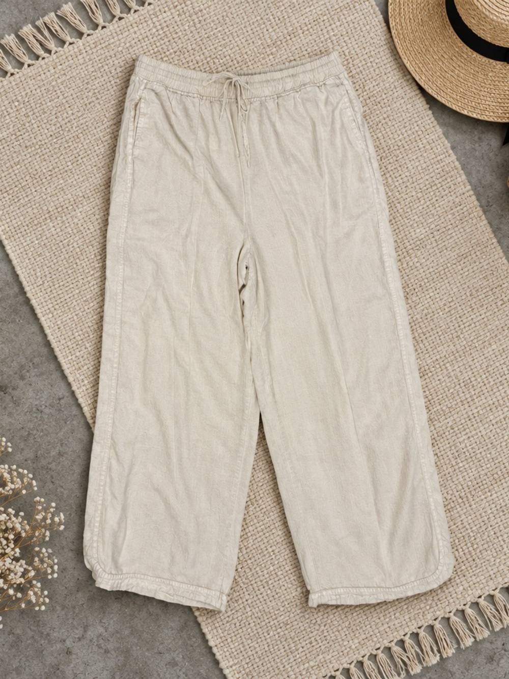 Woman’s Easel Tencel Pants in Cream sz L 12/14